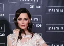 Catrinel Menghia a născut! Vedeta a postat prima poză cu bebelușul: „Bine ai venit pe lume”