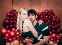 Joe Jonas abia așteaptă să se căsătorească cu Sophie Turner. Ceremonia va avea loc vara asta