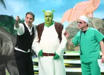 Diseară, la Antena 1: Shrek, Ginghis Han, Noe și Fata Albastră din „Avatar” urcă pe „Scena misterelor”