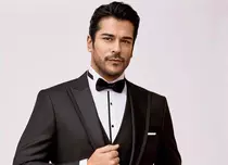 Burak Özçivit a ales numele viitorului său copil. Aflaţi cum se va numi!