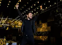 „Vocea României”, Bogdan Ioan, a filmat 13 ore pentru primul videoclip,  coverul a capella „Blood On The Dance Floor”