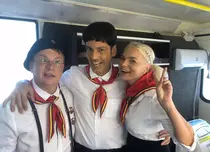 Ștefan Bănică și Marius Florea Vizante îmbracă din nou uniforma de pionier, în serialul „Liber ca pasărea cerului”