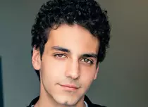 Ehren Kassam a ieşit din aria de confort pentru rolul din „Medicul legist”