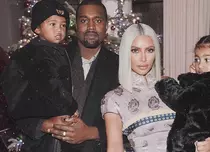 Kim Kardashian și Kanye West au devenit părinți pentru a patra oară, prin intermediul unei mame surogat