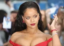 Rihanna este cea mai bogată cântăreață din lume
