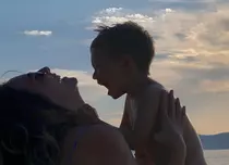 Adela Popescu și-a retras băiețelul cel mare de la grădiniță. De ce a luat această decizie