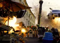 GALERIE FOTO. Cum arată Ryan Reynolds în trailerul oficial „6 Underground”