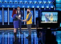 Un cuplu special își testează norocul în această seala în cadrul emisiunii „The Wall- Marele Zid”