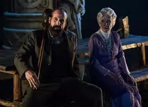 Personajele din „Zei americani” revin la AXN în sezonul 2. Ce noutăți a pregătit postul în grila lunii decembrie