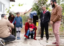 Doi copii au rămas fără părinți: mama lor a fost înjunghiată, iar tatăl este principalul suspect. Povestea emoționantă mâine, de la 20:30, la „Visuri la cheie”