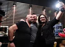 Pe 29 și 30 aprilie, Antena 1 difuzează două ediții speciale ale emisiunii „Chefi la cuțite”