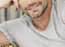 Julian Gil a schimbat prefixul. Cum și-a sărbătorit actorul ziua de naștere