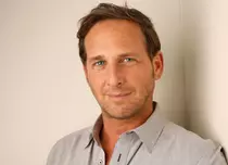 Actorul Josh Lucas este acuzat de fosta soție, cu care se împăcase, că a înșelat-o din nou