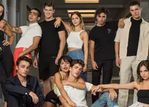 Distribuția serialului „Elite” (Netflix) revine pe platourile de filmare, după ce a fost depistat un caz de COVID