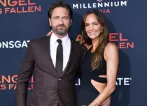 Gerard Butler s-a despărțit de iubita sa, Morgan Brown, după 6 ani de relație