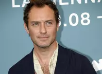 Jude Law a devenit din nou tată! Actorul mai are 5 copii