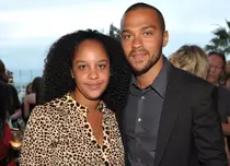 Jesse Williams („Anatomia lui Grey”) și Aryn Drake-Lee au încheiat procesul de divorț, la 3 ani de la despărțire
