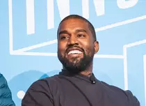 Kanye West iubește din nou. Cine este femeia celebră cu care a plecat în vacanță romantică la Paris