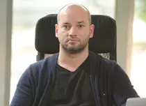 „Șef sub acoperire”. Protagonistul următorului episod este Victor Răcariu, directorul unei mari companii de livrări!