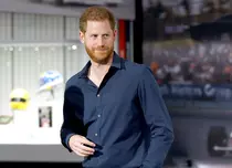 Timpul trece, leafa merge! Prințul Harry are două locuri de muncă