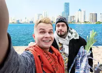 Pro TV difuzează filmul românesc „Miami Bici”. Ce noutate aduce postul TV lungmetrajului cu Bromania și Codin Maticiuc