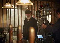 Fanilor li se pregătește sezonul al șaselea din „Peaky Blinders”, dar e preconizat și un lungmetraj după serial