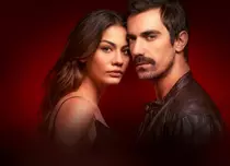 Ce mai fac Demet Özdemir și Ibrahim Çelikkol, protagoniștii din „Prizoniera destinului”