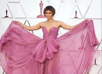 Premiile Oscar 2021. Cum s-au îmbrăcat vedetele la cea mai așteptată gală