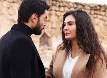 La mulți ani, Ebru Șahin! Frumoasa din „Hercai” a primit deja un cadou superb