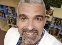 Cum arăta Aurelian Temișan în tinerețe. Juratul „Te cunosc de undeva!” împlinește azi 49 de ani