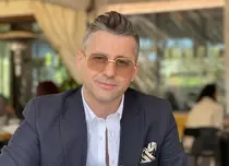 Adi Sînă s-a reprofilat! Ce face acum după ce muzica a trecut pe locul doi