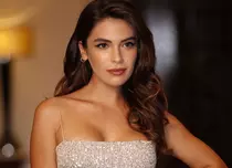 Cine este Biran Damla Yılmaz, frumoasa actriță din serialul „Nehir”. Cu cine se iubește în realitate