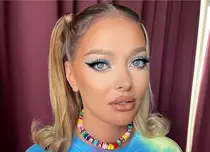 Delia, fotografie ieșită din comun pe internet. „E foarte mișto decolteul invers”. Ce i-au scris fanii