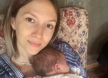 De trei ori „A”. Adela Popescu a anunțat numele celui de-al treilea bebeluș. Ce imagine a postat online