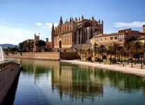 Ce Obiective Turistice nu Trebuie să Ratezi Când Vizitezi Palma de Mallorca