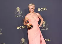 O recunoașteți? Hannah Waddingham, recent câștigătoare a unui Emmy, a fost unul dintre personajele cu sfârșit îngrozitor în „Urzeala tronurilor”