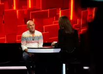 Răspunsul dat de Mugur Mihăescu la întrebarea Denisei Rifai: „Faci pe dracu-n patru să scapi, să supraviețuiești!”