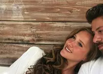 Oya Unustası și Ahmet Tansu Taşanlar, actorii din serialul „Hercai”, s-au căsătorit!