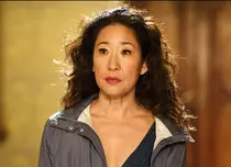 TVR 1 difuzează excelentul serial „Obsesia Evei”, cu Sandra Oh și Jodie Comer. Când începe