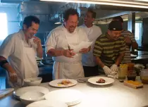 Filmele preferate cu și despre mâncare, ca să uităm de politică