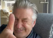 Alec Baldwin a împușcat mortal o femeie și a rănit regizorul, pe platourile de filmare