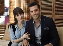 Actorii turci Özge Gürel și Serkan Çayoğlu se vor căsători. Când va avea loc fericitul eveniment