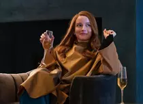 Când va avea premiera „Inventând-o pe Anna” / „Inventing Anna”, noul serial făcut de Shonda Rhimes pentru Netflix