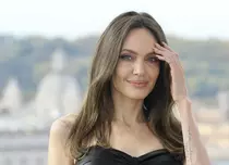 Angelina Jolie și fiica ei, Vivienne, apariție surpriză la supermarket. Ce ținută purta vedeta din „Eternals”