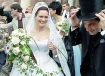 Vedete în rochie de mireasă. Cum arătau la nunta lor 10 celebrități din televiziune