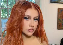 Christina Aguilera a strălucit pe covorul roșu, la gala Latin Grammy 2021. A purtat trei ținute