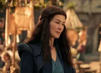 Rosamund Pike, despre serialul momentului de la Amazon Prime Video. Ce sacrificii a făcut pentru a o interpreta pe Moiraine în „Roata Timpului”