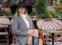 Lora, ședință foto provocatoare în Paris. Cum s-a pozat alături de iubitul ei. „Flirt în Paris”