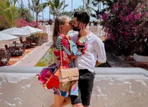 Au fugit departe de frigul de la noi. Unde se relaxează acum Jojo și Paul Ipate. „Nisipul era cald când ne-am întors”