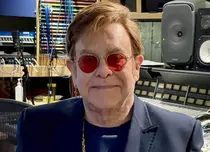 Decizia de ultimă oră luată de Elton John după ce a fost confirmat cu Covid-19. „Îmi pare foarte rău”